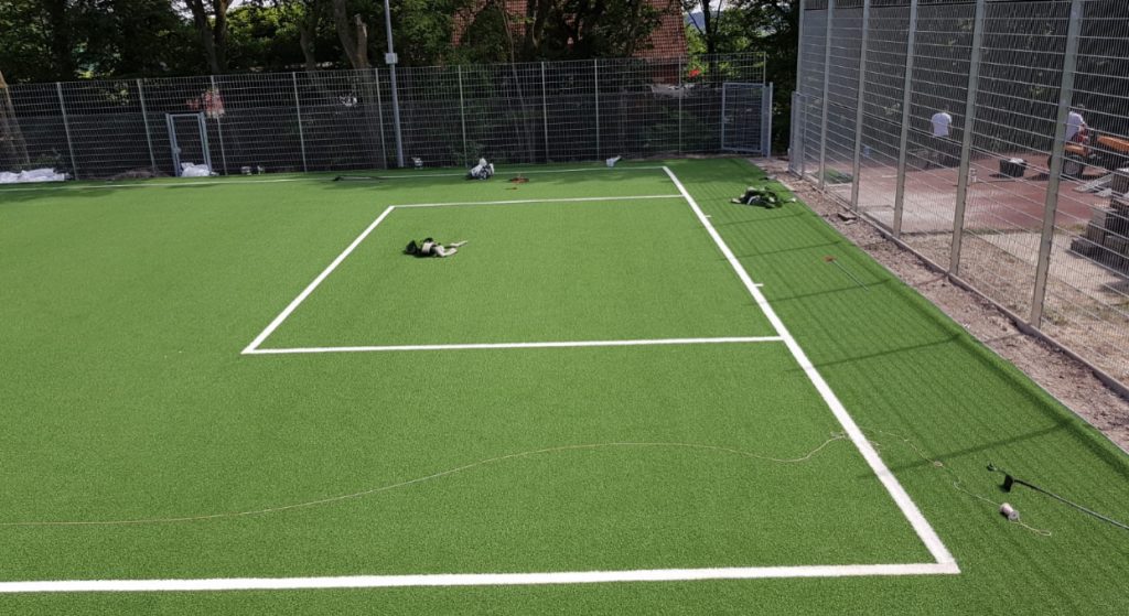 Neuer Kunstrasen fertiggestellt – Blomberger Sportverein von 1920 e.V.